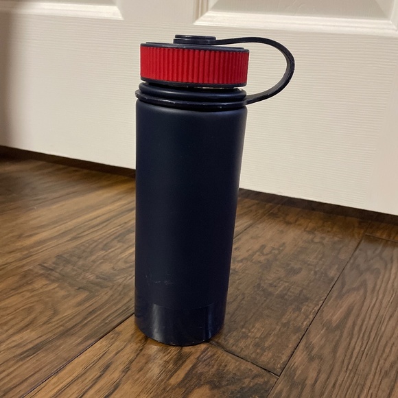 Herschel navy water bottle 18oz 530ml - Picture 11 of 14